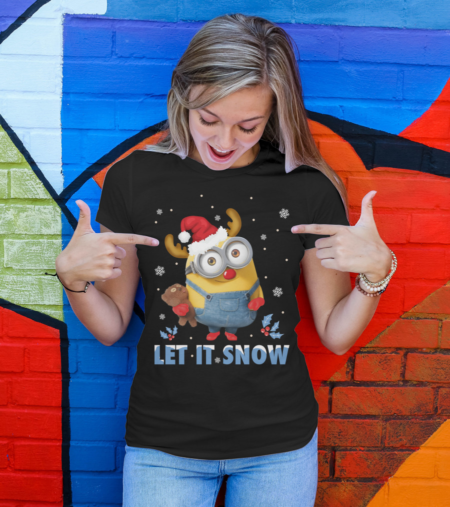 Let It Snow Xmas Minions Despicable Me Santa Hat Reindeer Antlers Toy T-Shirt