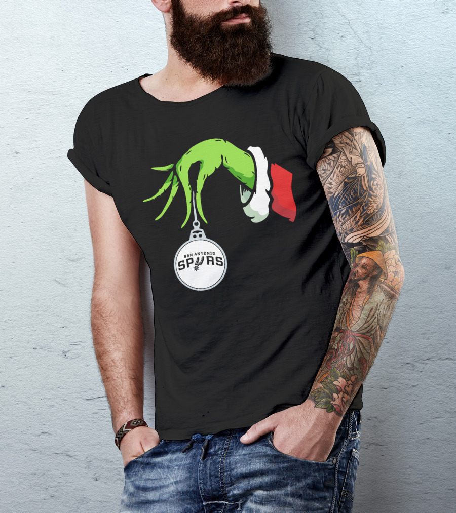 The Grinch Holding San Antonio Spurs T-Shirt