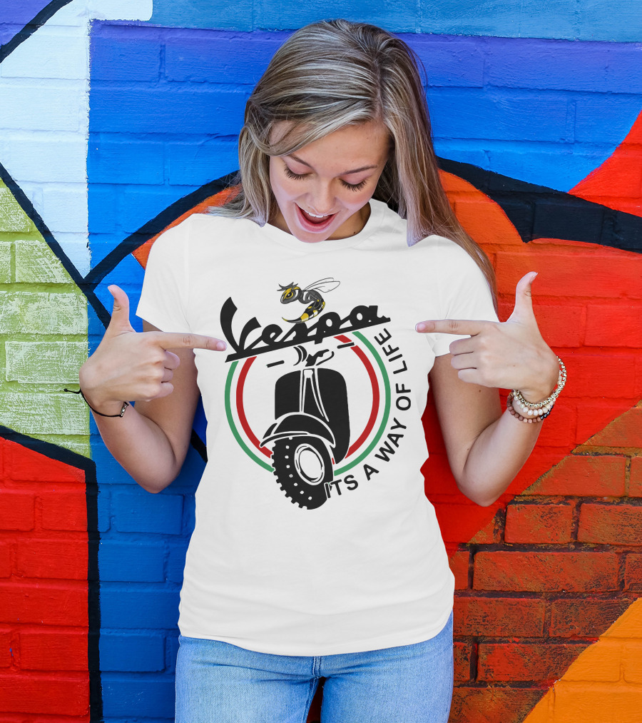 Vespa It's A Way Of Life With Bee And Scooter T-Shirt