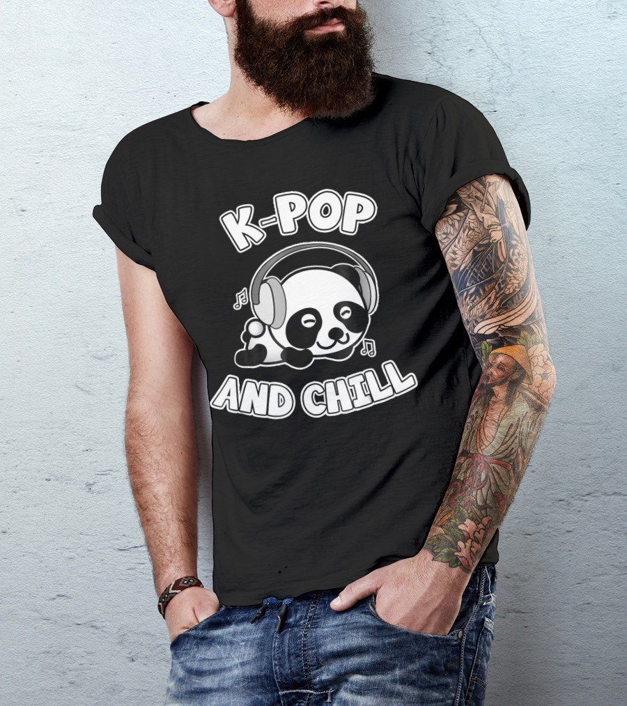 K-Pop And Chill Panda With Headphones Kpop Fan T-Shirt