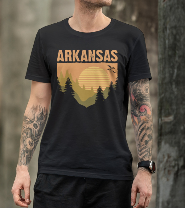 Retro Arkansas Mountain Landscape With Sunset Souvenir US T-Shirt