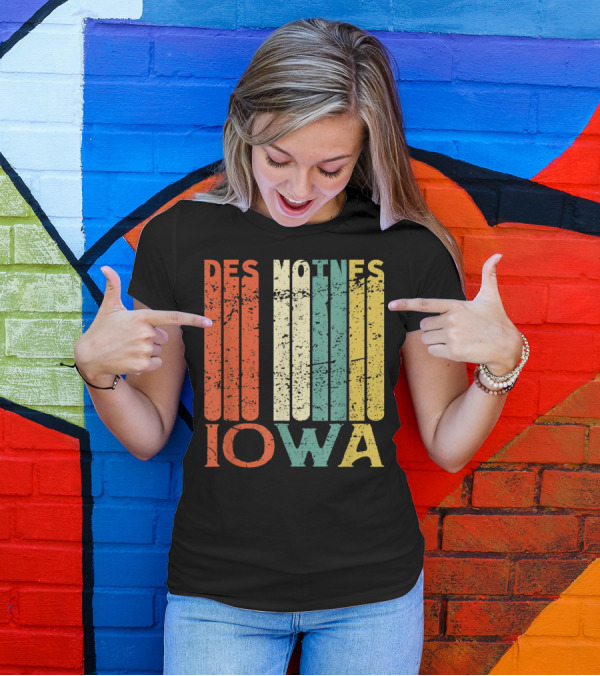 Des Moines Iowa Retro Style Text Vertical Bars T-Shirt