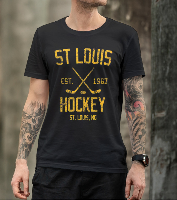 ST. LOUIS HOCKEY EST. 1967 ST. LOUIS, MO VINTAGE T-Shirt