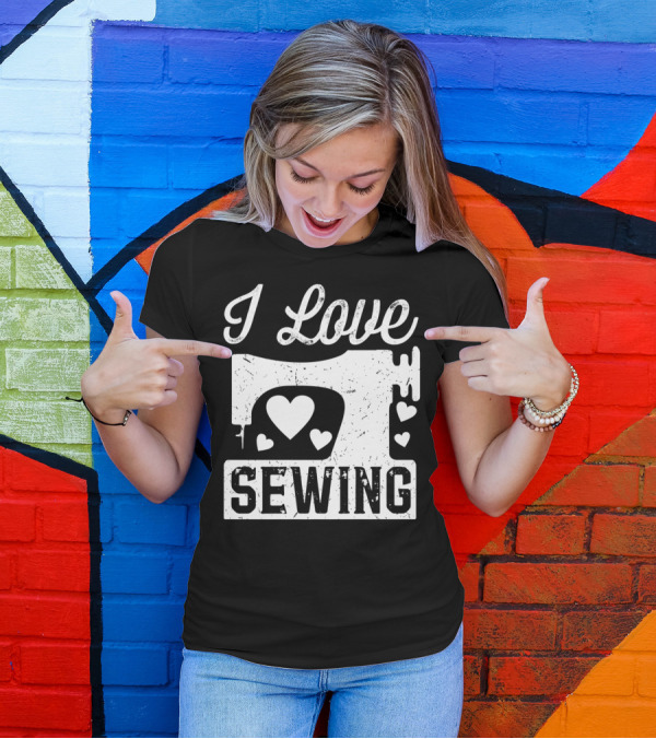 I Love Sewing Quilters Crafting Sewing Machine Hearts T-Shirt