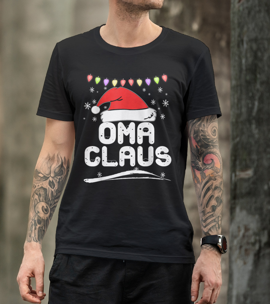 Oma Claus Christmas Santa Hat Snowflakes Heart Lights T-Shirt