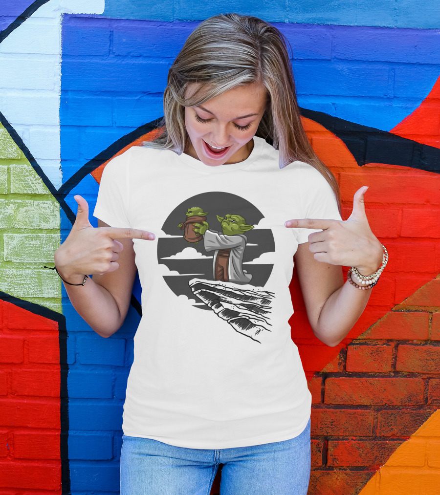 Mandalorian Star Wars Baby Yoda Kawaii Rafiki Moment T-Shirt