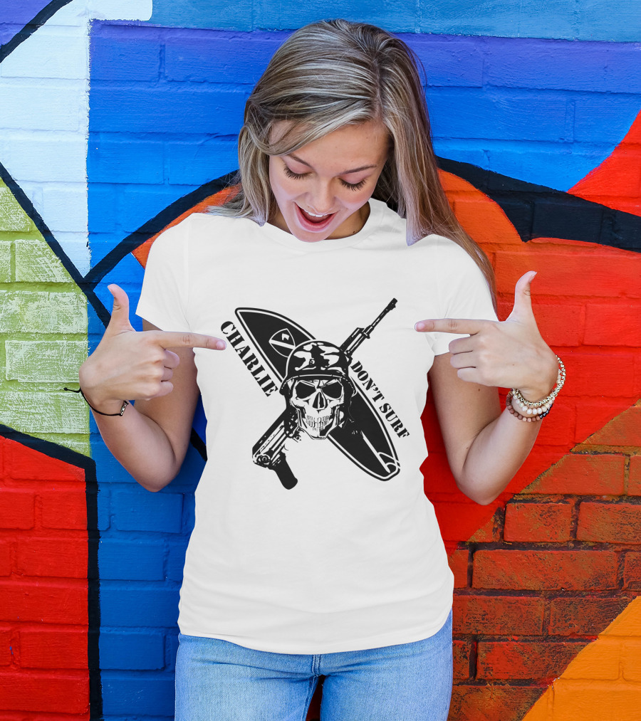Apocalypse Now Charlie Don't Surf Skull Soldier Surfboard Rifle T-Shirt