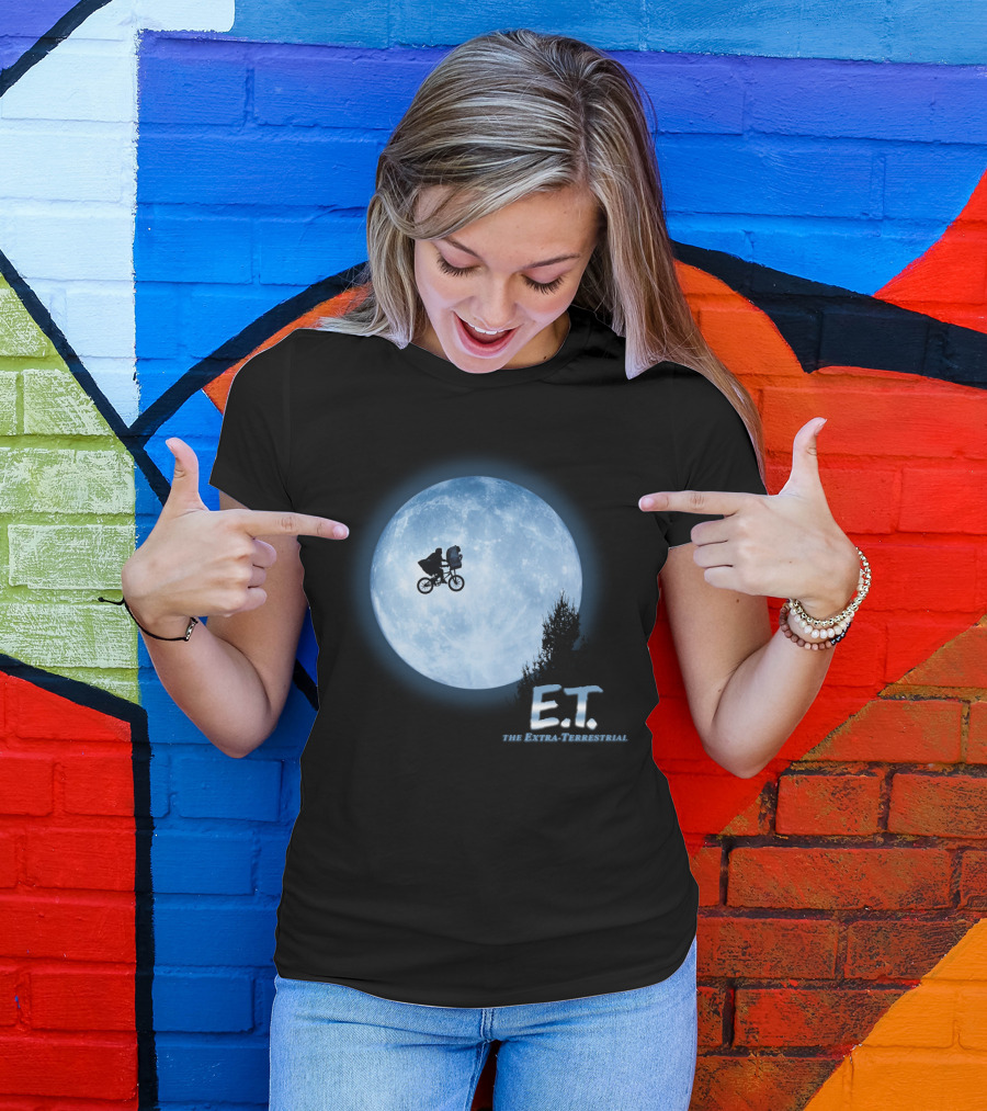 E.T. The Extra-Terrestrial Bicycle Silhouette Against Full Moon T-Shirt