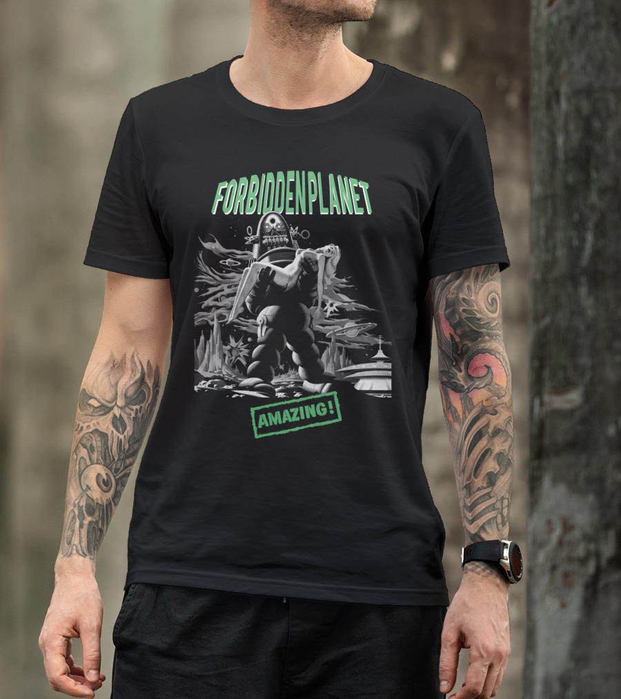 Forbidden Planet Amazing Robot Carrying Woman Retro Sci-Fi Scene T-Shirt