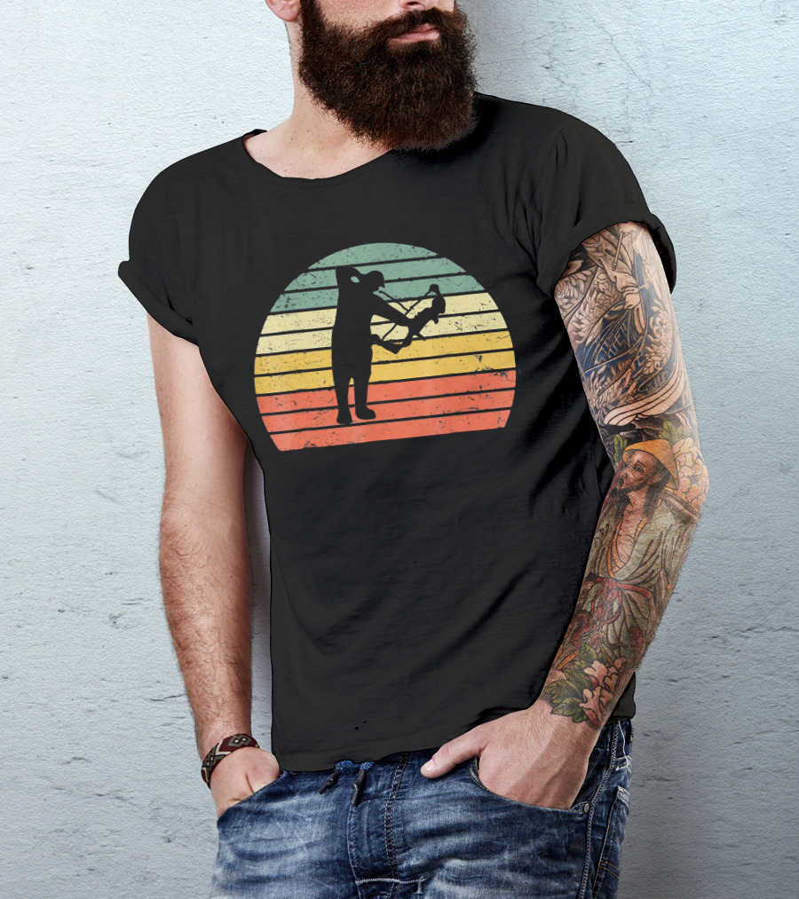 Retro Bowfishing Hunter Archer T-Shirt