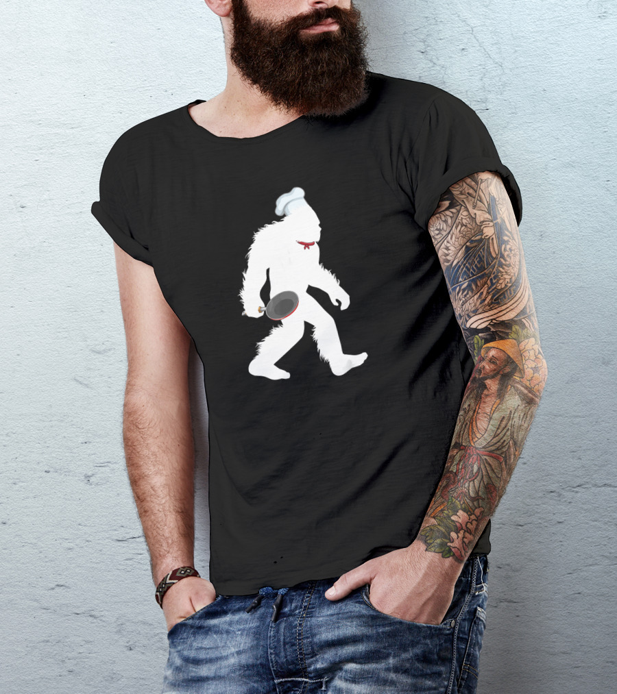 Bigfoot Sasquatch Chef Cookin' With Pan In Kitchen T-Shirt