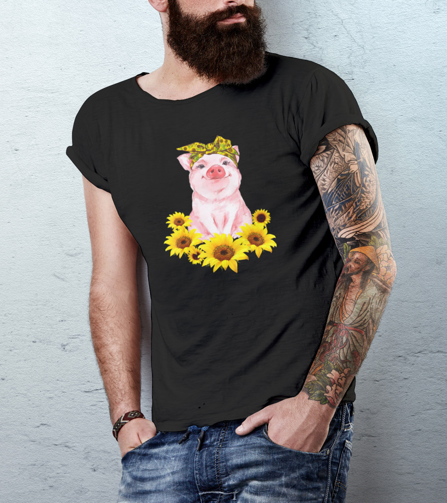 Cute Pig With Sunflower Bandana Surrounded By Sunflowers T-Shirt