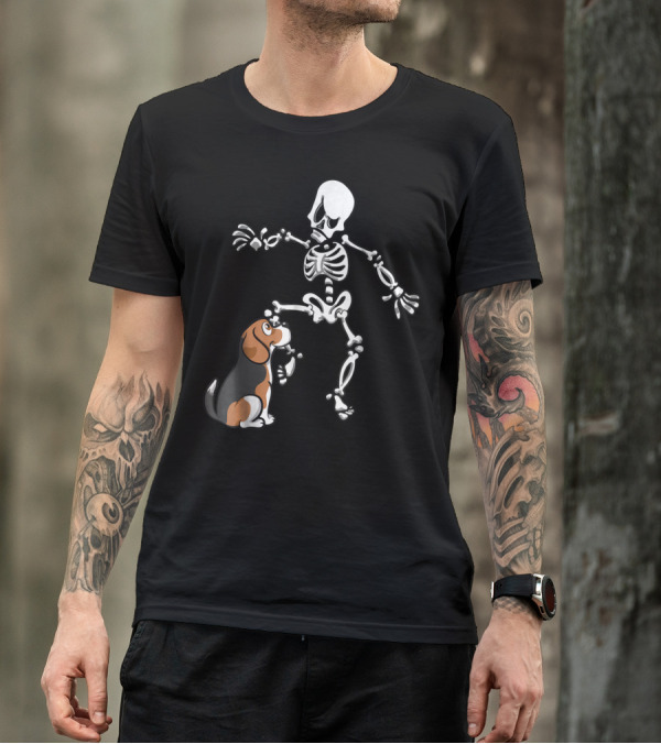 Beagle Biting Skeleton Leg Halloween Dog Funny T-Shirt