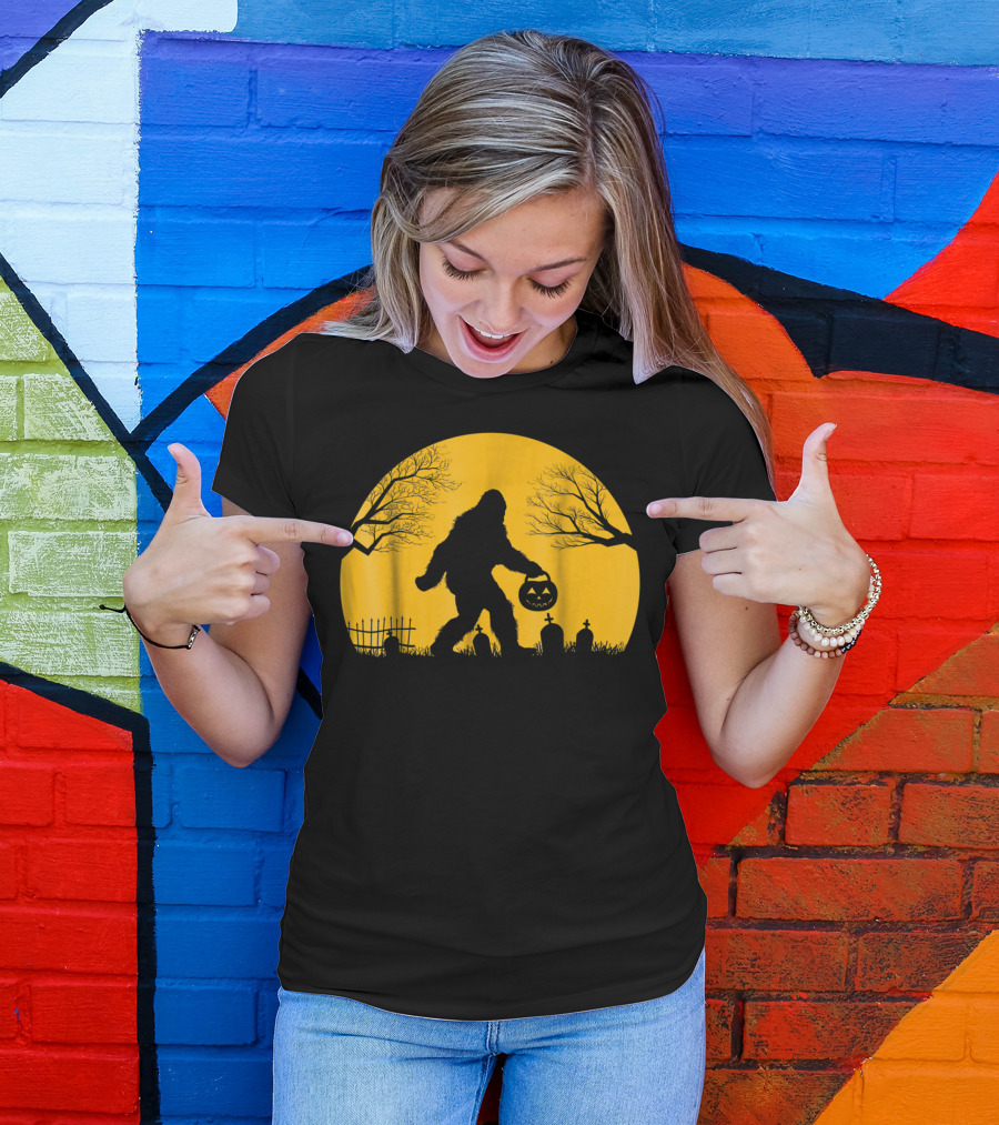Bigfoot Halloween Moon Silhouette With Pumpkin Lantern And Gravestones T-Shirt
