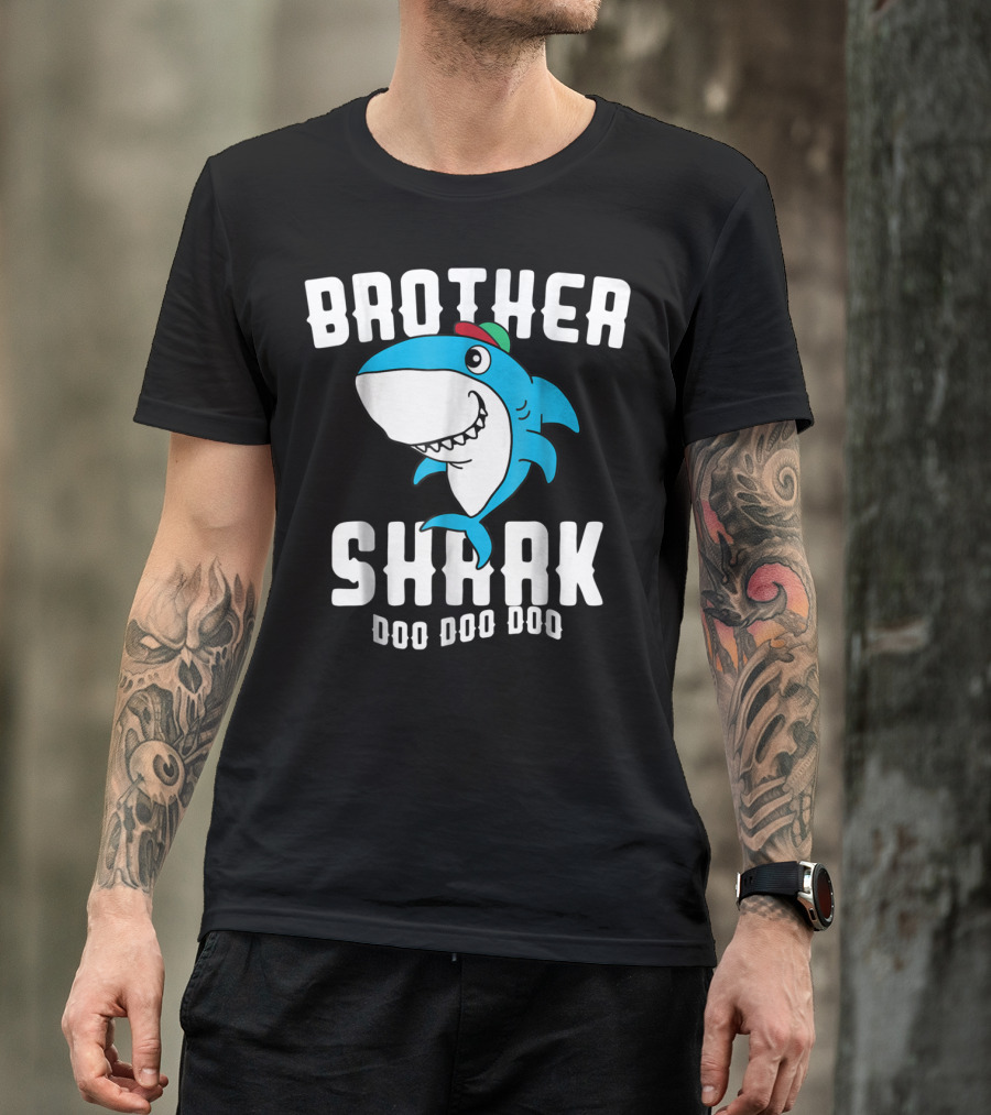 Brother Shark Doo Doo Doo Boy Men Birthday T-Shirt