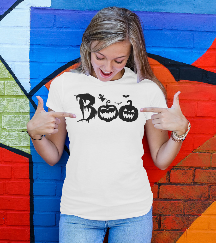 Boo Creepy Pumpkins With Bats Halloween Costume T-Shirt