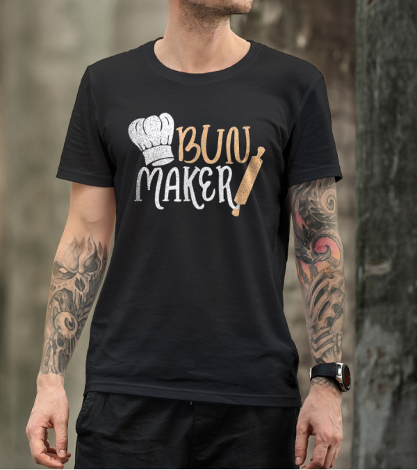 Bun Maker Chef Hat Rolling Pin Halloween Pregnancy Couples T-Shirt
