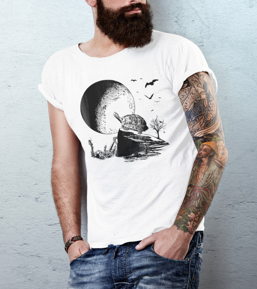 Howling Moon Halloween Turtle And Lizard With Bats T-Shirt