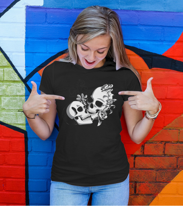 Skull Skeleton Couple With Flowers Halloween T-Shirt