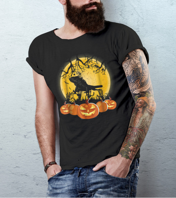 Green Iguana Silhouette Full Moon Jack-O'-Lanterns T-Shirt