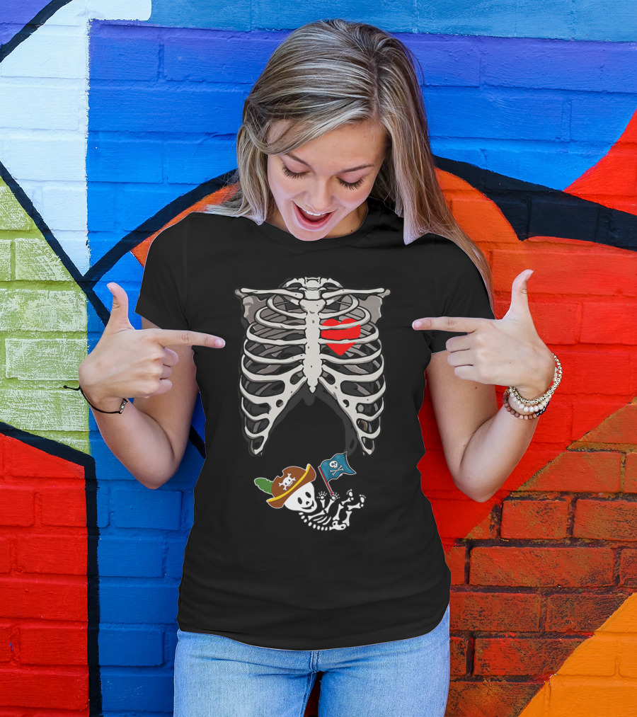 Halloween Pirate Skeleton Ribcage Heart Pregnancy T-Shirt