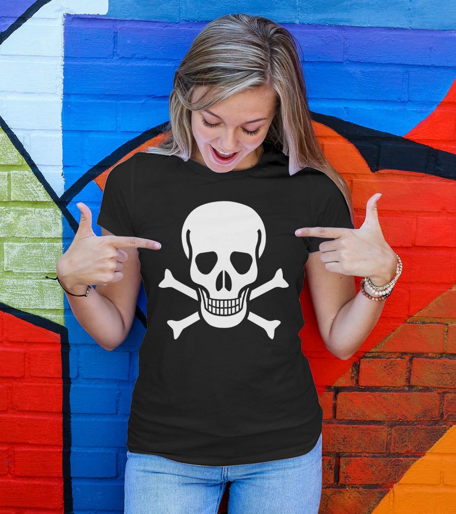 Jolly Roger Skull Crossbones Pirate T-Shirt