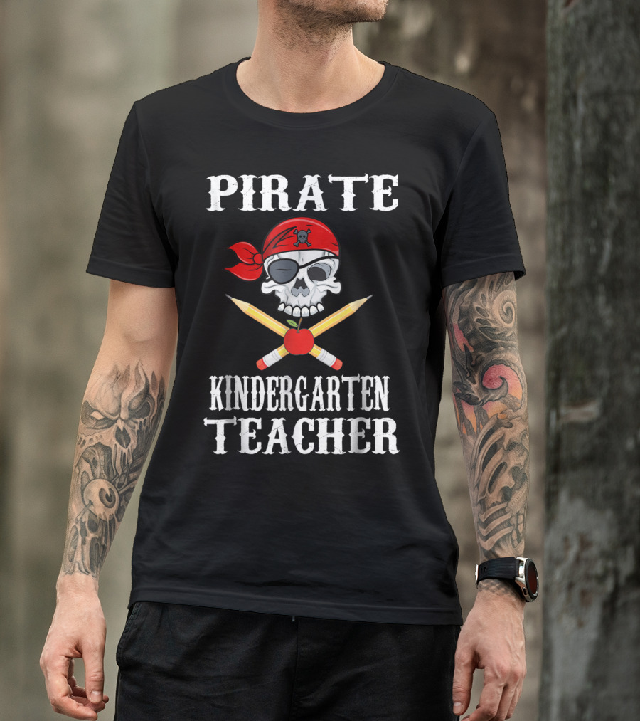 Pirate Kindergarten Teacher Skull With Bandana And Crossed Pencils T-Shirt