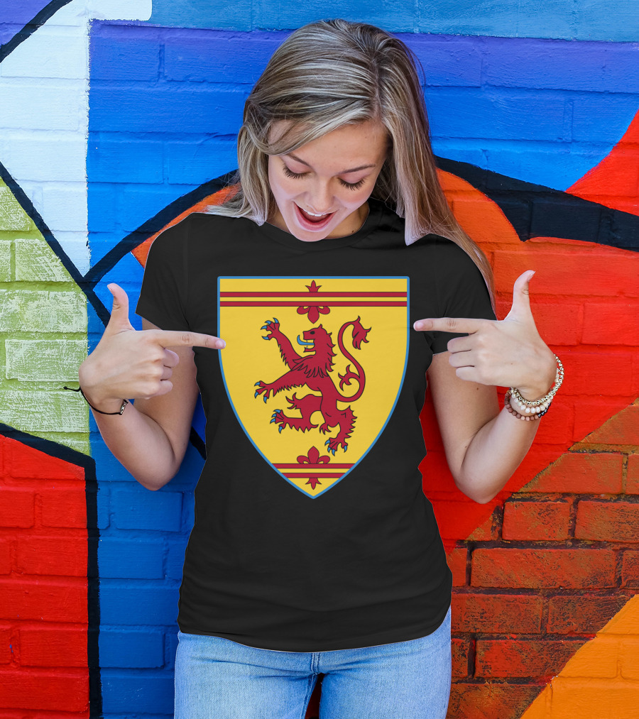 Knight Shield Halloween Costume Heraldic English Lion Crest T-Shirt