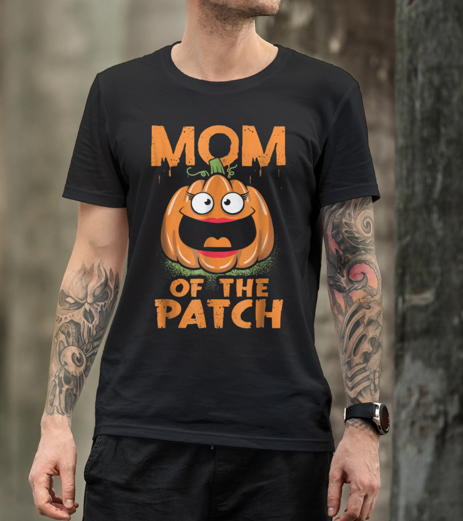 Mom Of The Patch Pumpkin Funny Cartoon Face T-Shirt