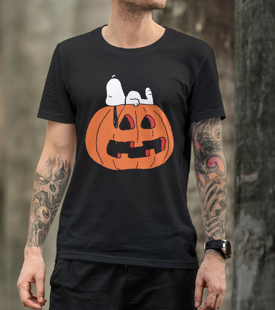 Snoopy Will Wake Up For Halloween Candy Pumpkin Peanuts T-Shirt