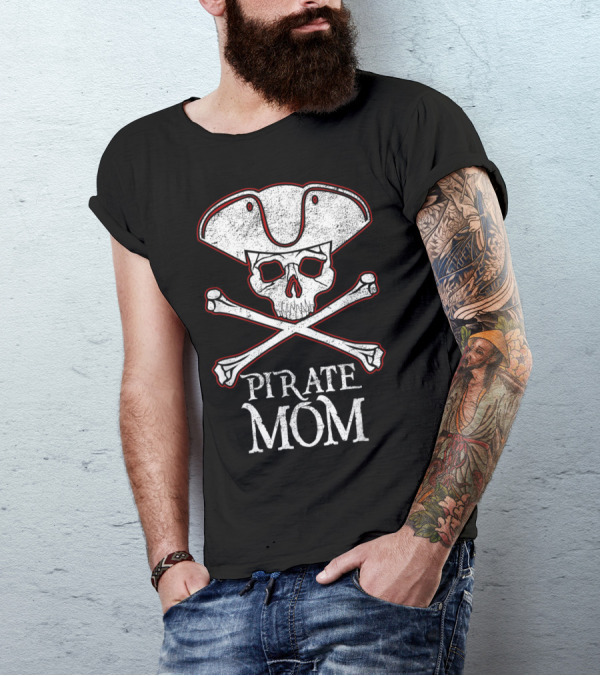 Pirate Mom Skull Captain Funny Halloween T-Shirt