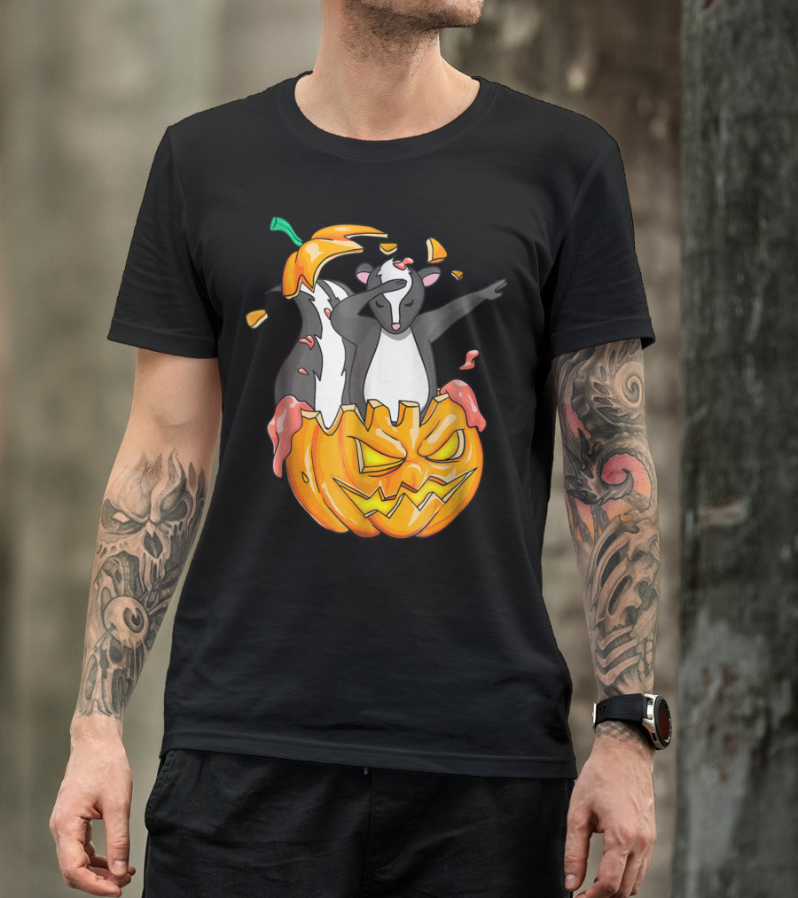 Skunk Dabbing Halloween Pumpkin Dab Funny Spooky T-Shirt