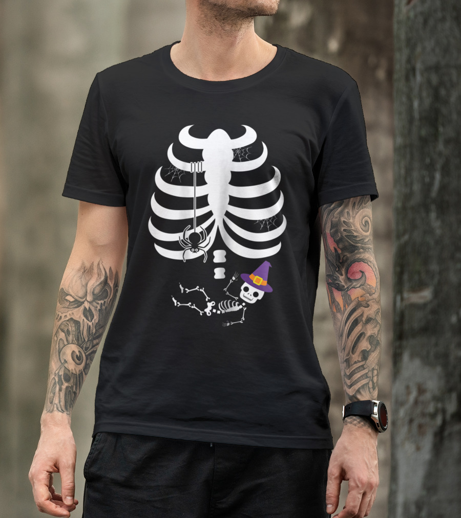 Halloween Pregnant Skeleton With Spider And Witch Hat Baby Skeleton T-Shirt