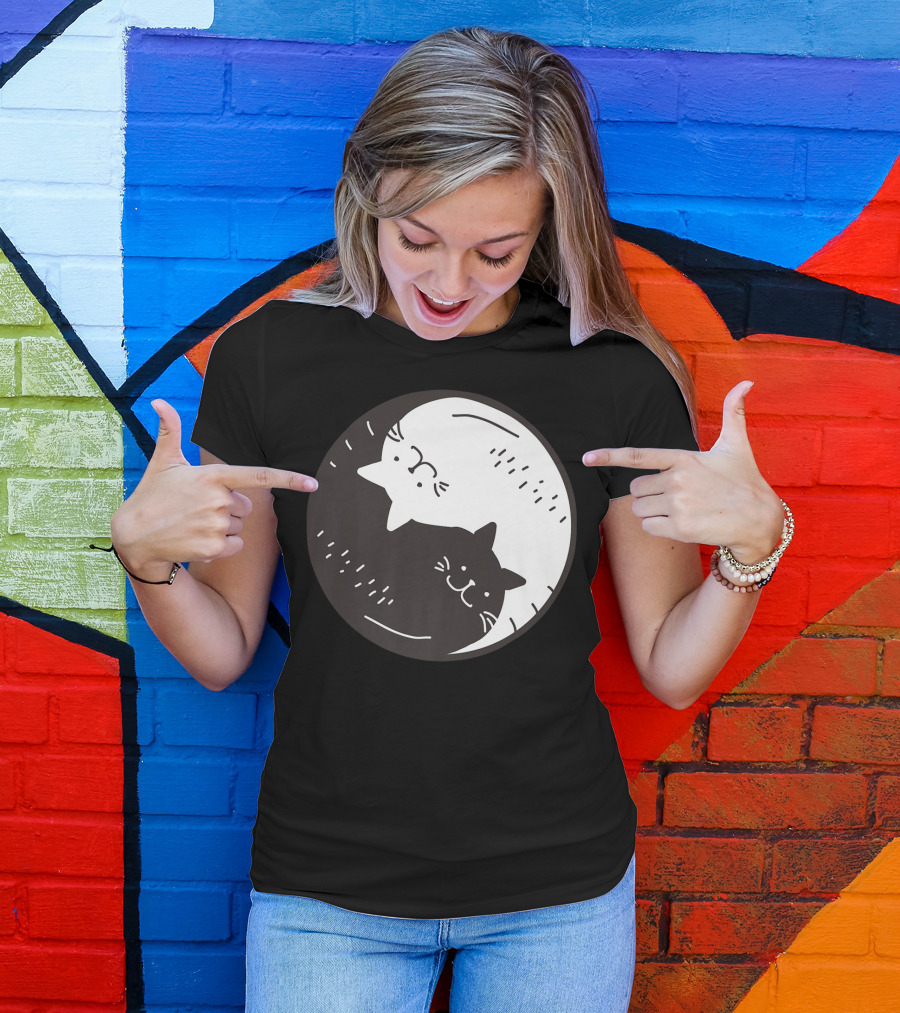 Yin Yang Cats Halloween Christmas Funny Cool Circle T-Shirt