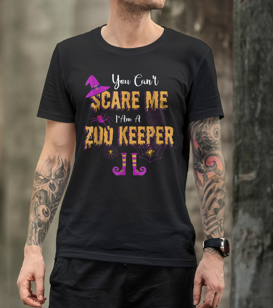 You Can't Scare Me I'm A Zoo Keeper Halloween Witch Hat Spider Webs Striped Socks T-Shirt