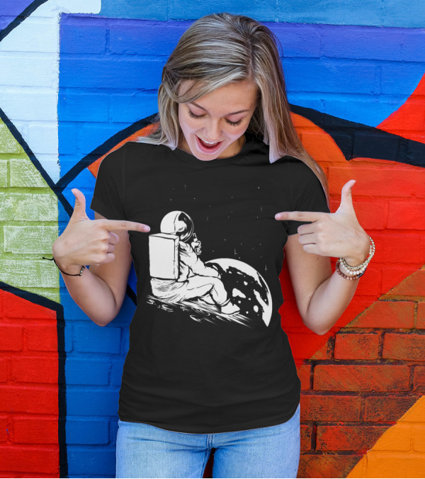 Astronaut Spaceman Drinking Beer On Cosmic Moon T-Shirt