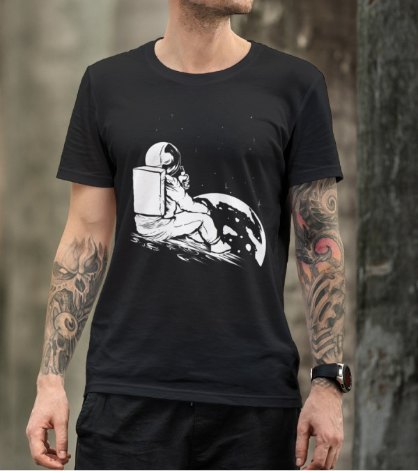 Astronaut Spaceman Drinking Beer On Cosmic Moon T-Shirt