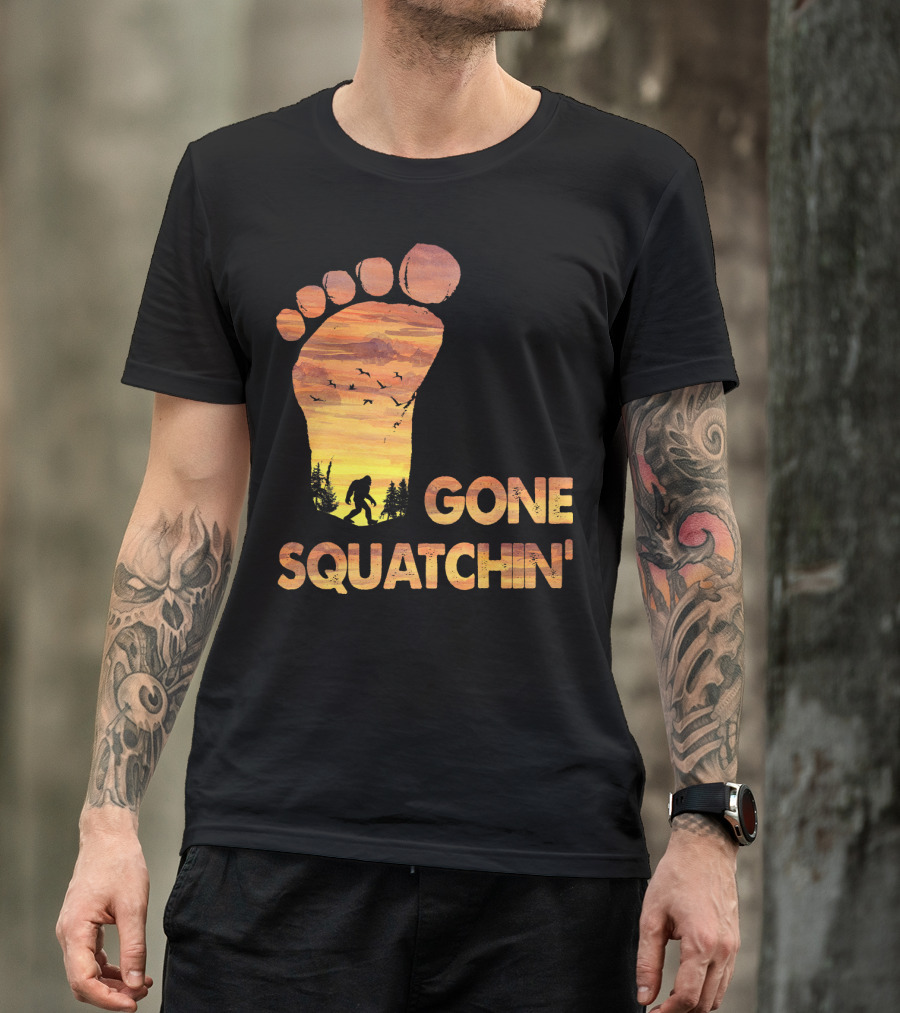 Bifoot Gone Squatchin Footprint Silhouette With Bigfoot And Mountain Sunset Scene T-Shirt