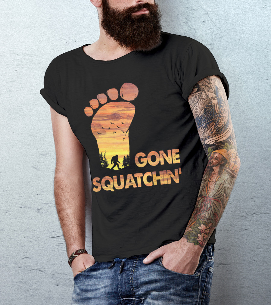 Bifoot Gone Squatchin Footprint Silhouette With Bigfoot And Mountain Sunset Scene T-Shirt