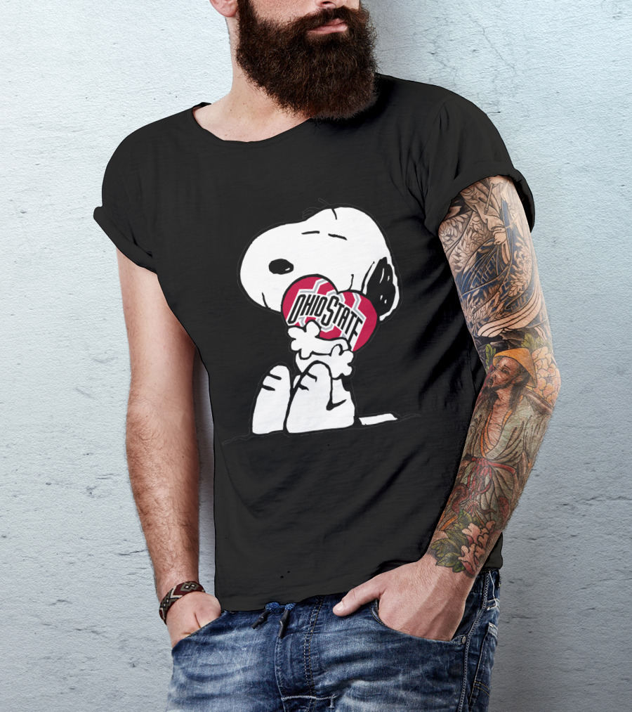 Snoopy Holding Ohio State Buckeyes Heart T-Shirt