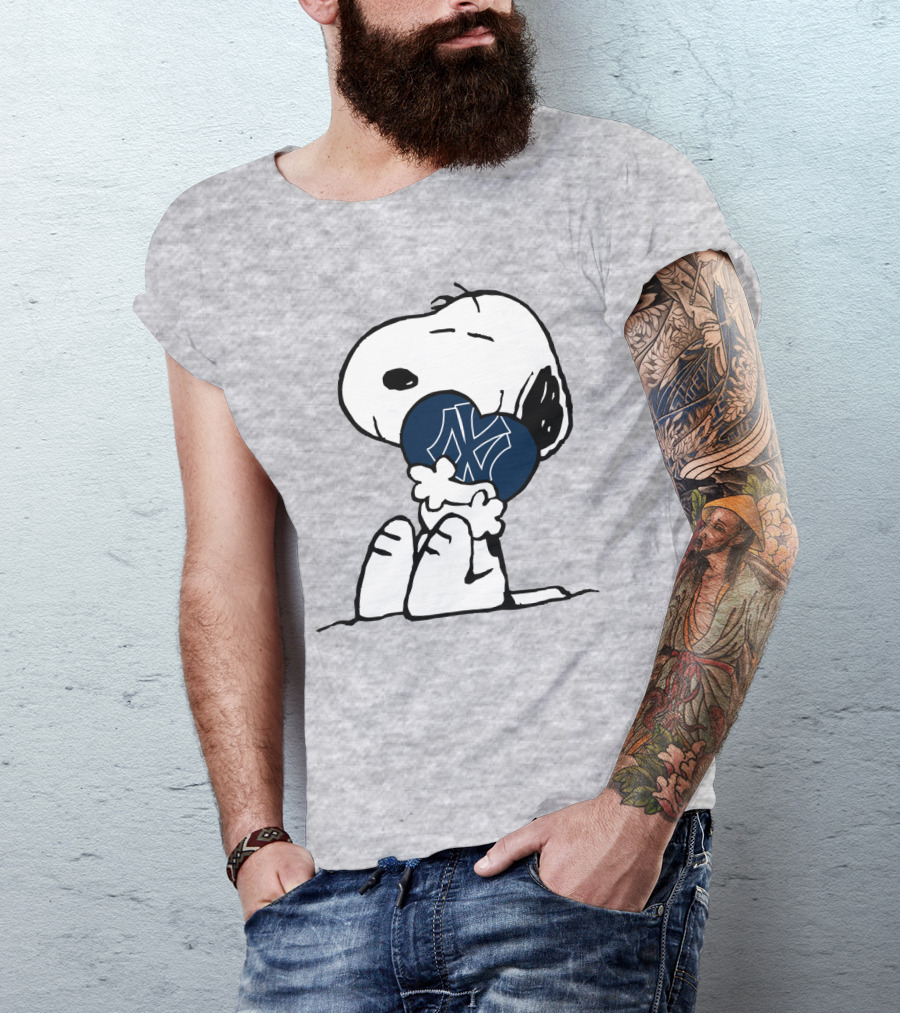 Snoopy Hugging New York Yankees Iconic Baseball Symbol T-Shirt
