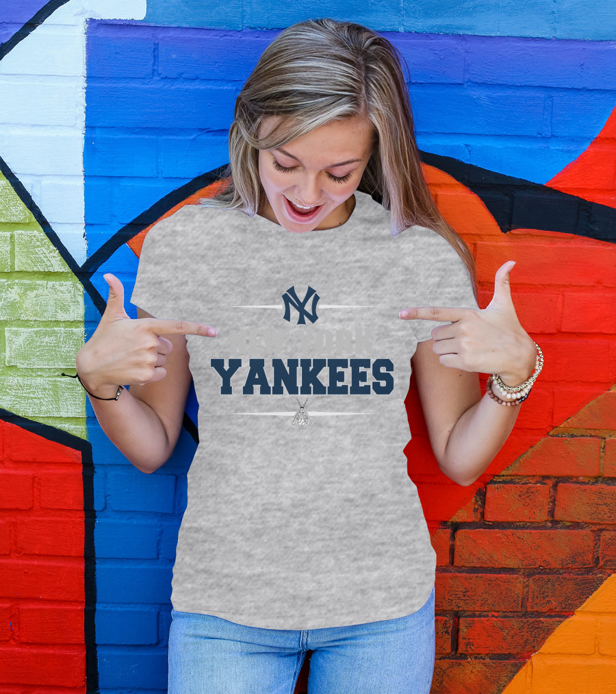 New York Yankees Ny Logo With Baseball Bats T-Shirt