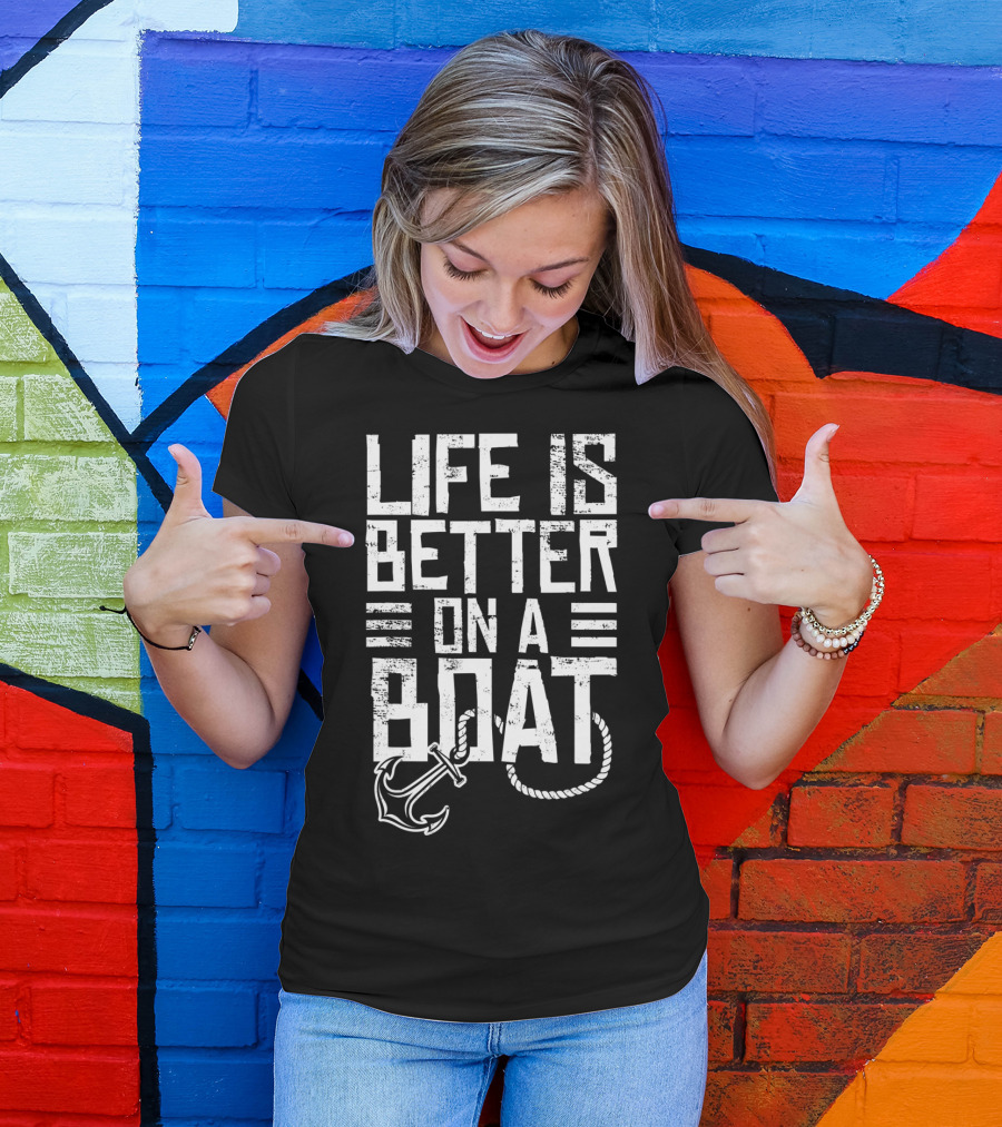 Vintage Life Is Better On A Boat Anchor Sailing Fishing Rope T-Shirt