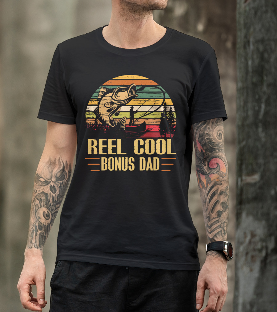 Vintage Reel Cool Bonus Dad Fishing Retro Stripe T-Shirt