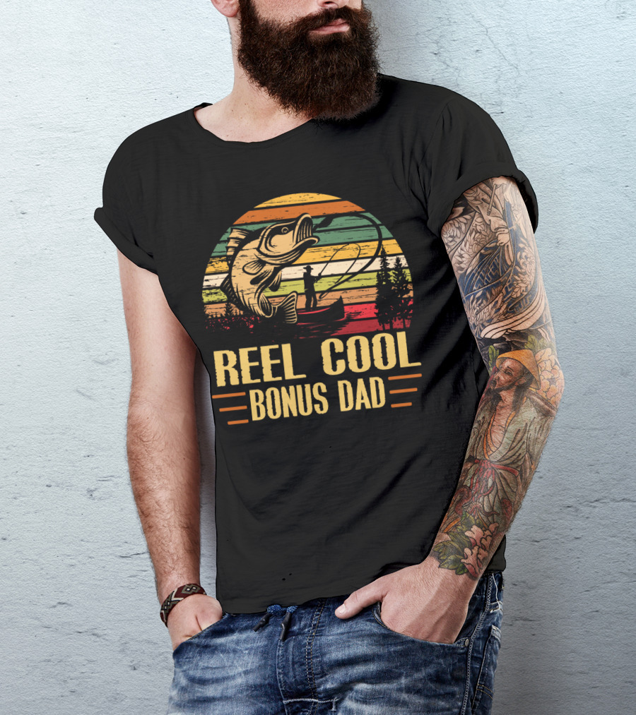 Vintage Reel Cool Bonus Dad Fishing Retro Stripe T-Shirt