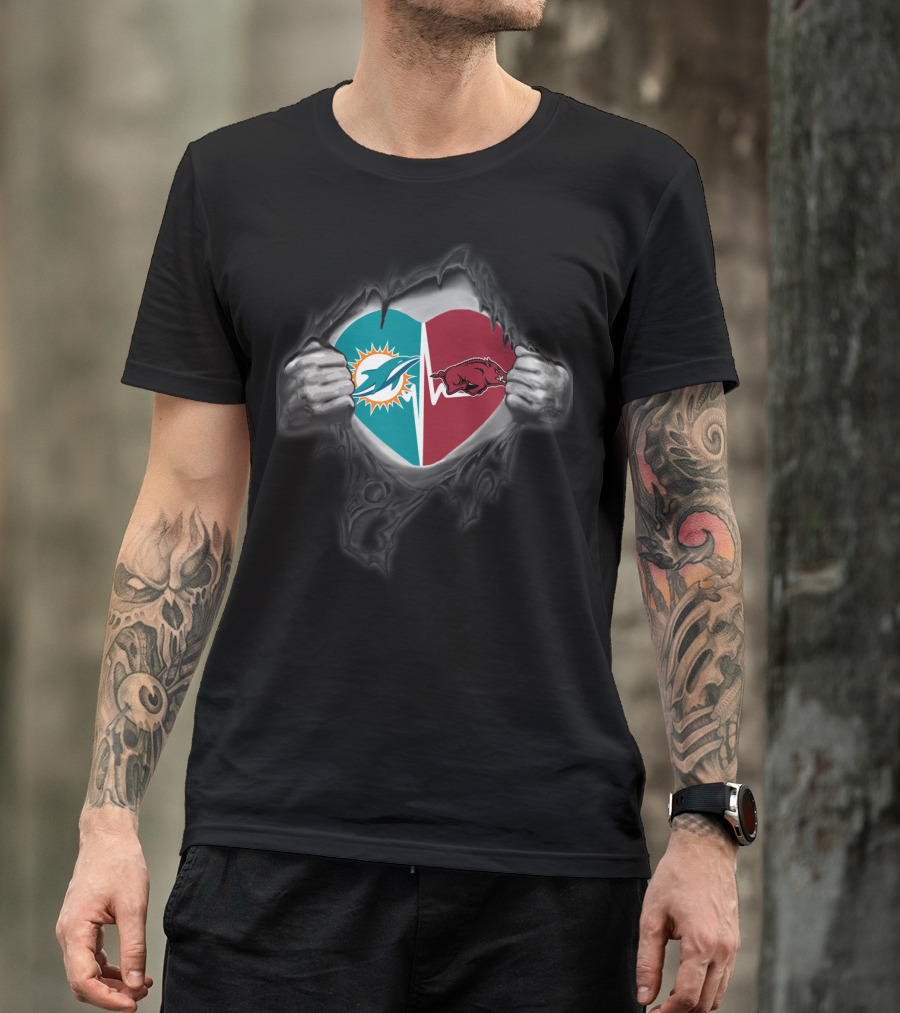 Miami Dolphins Heart Arkansas Razorbacks Logo Fusion T-Shirt
