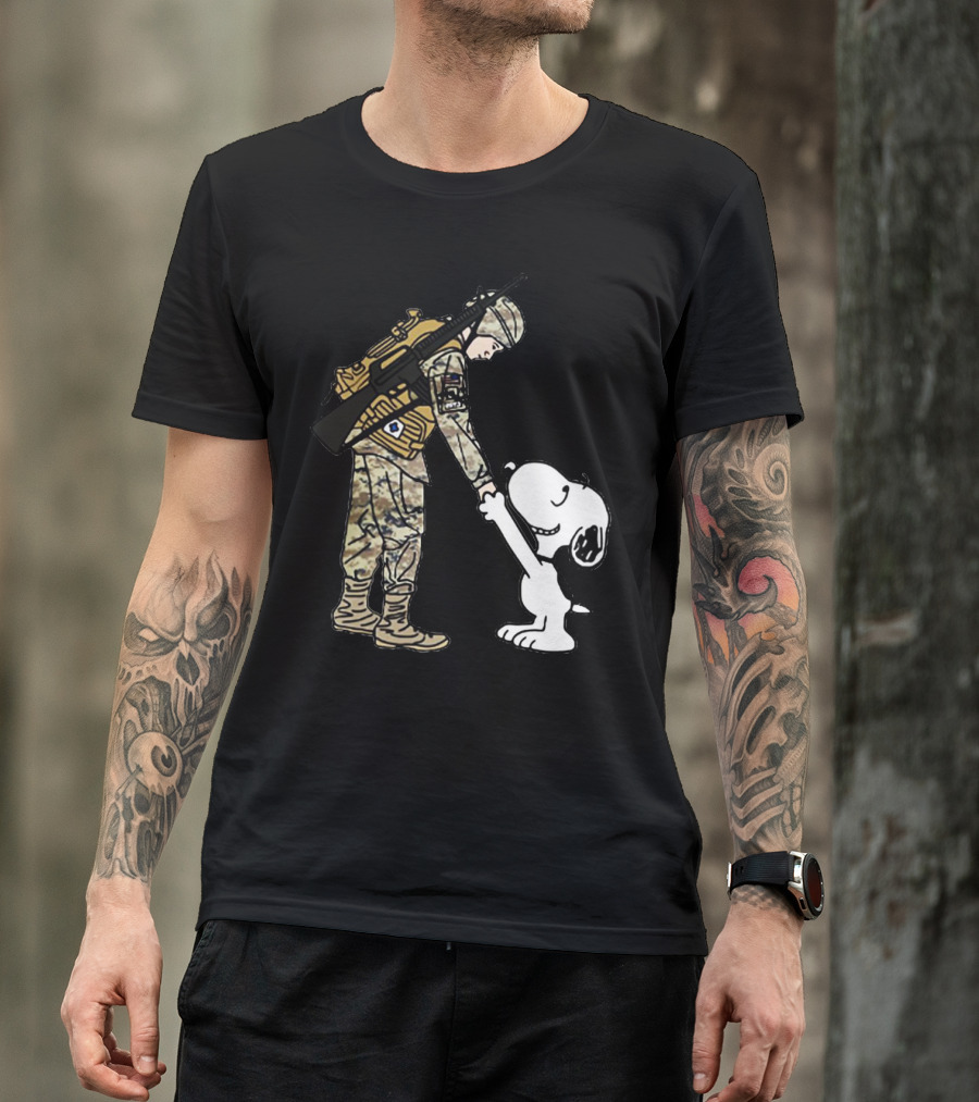 Veteran And Snoopy Dog Saluting Friendship T-Shirt
