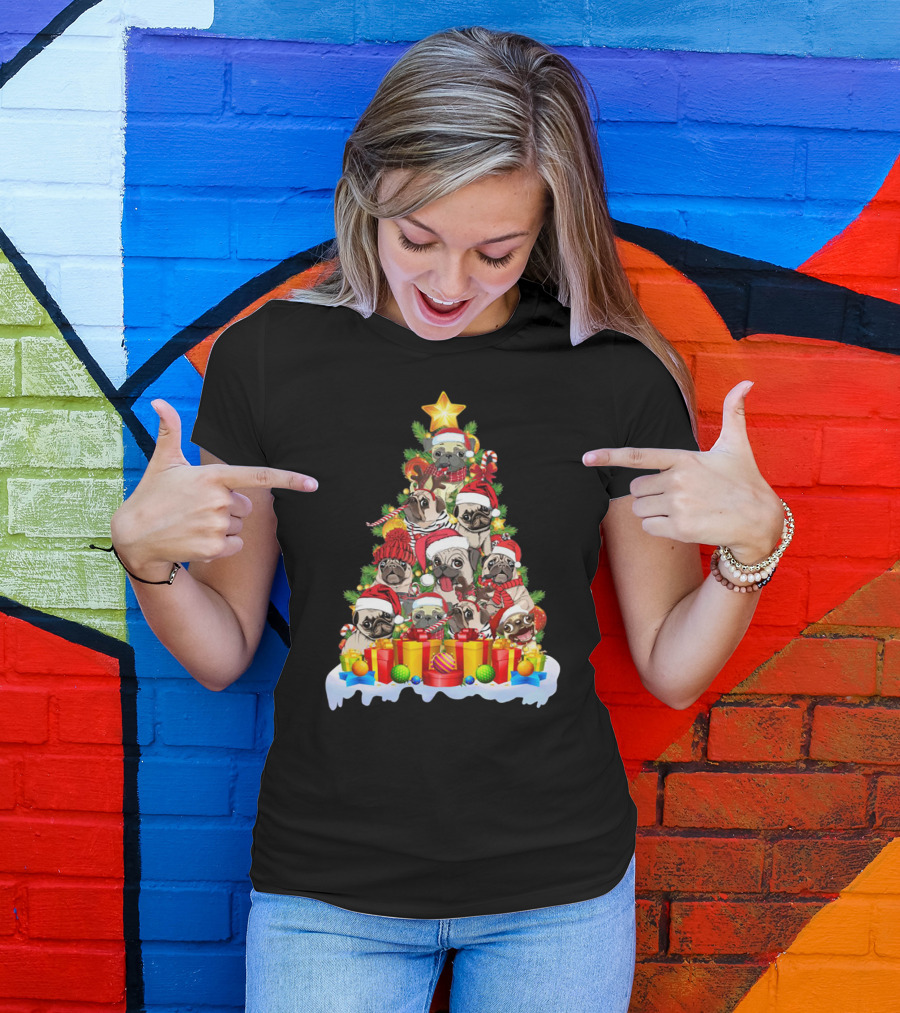 Pug Christmas Tree With Santa Hats And Presents T-Shirt