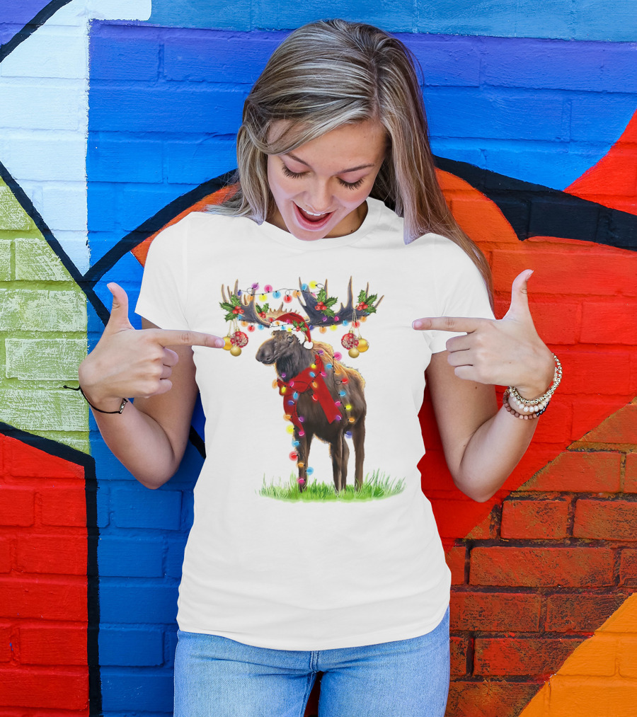 Moose Santa Reindeer Christmas Lights Holiday Décor T-Shirt