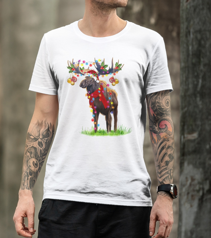 Moose Santa Reindeer Christmas Lights Holiday Décor T-Shirt
